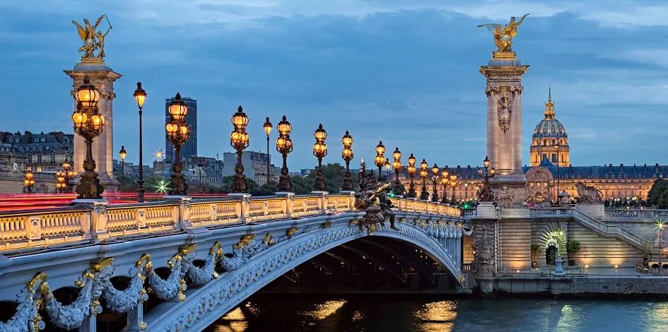 Paris-france-bridge-at-dusk