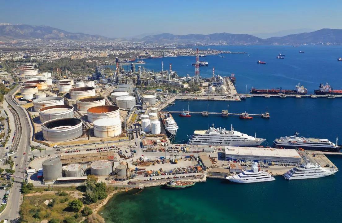 Photo of Mediterranean oil and gas refinery