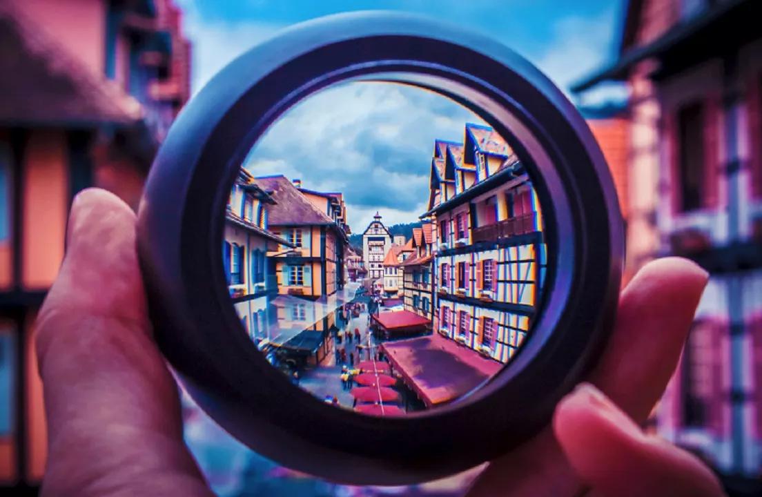City through a lens 
